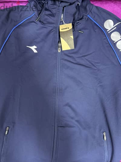 ترنج من diadora جديد بالتيكت