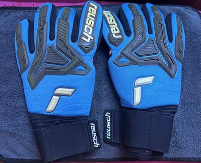 Reusch Goalkeeper Gloves - High Copy (Size 9)