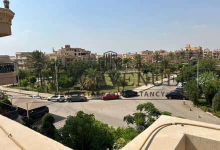 فيلا مستقلة للبيع فى النرجس الحي الثاني القاهرة الجديدة Narges district 2 New Cairo فى موقع متميز جدًافيو علي مساحات خضراء و مجهزة بالكامل بالتكييفات