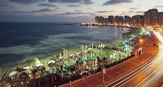 شقة للبيع متشطبة بالكامل قريبة جدا من البحر - شارع احمد بركات اسكندرية