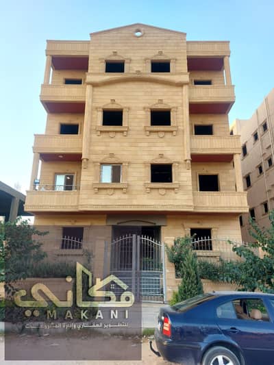 فرصه قويه للسكن او للاستثمار شقه مساحه 145 متر فيو حزام اخضر بافضل موقع مميز علي بعد خطوات من الخدمات الي في منتصف الحي