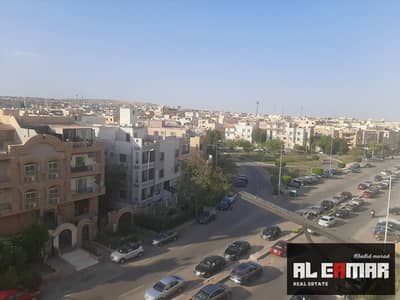 شقة للايجار  فى الشيخ زايد المستثمر الصغير