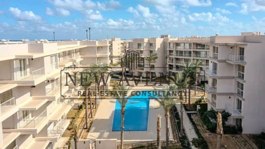 شاليه ارضي بحديقة استلام فوري بالعفش موقع متميز جدا يطل مباشرة علي حمام السباحة للبيع في ليا مراسي إعمار Lea Marassi Emaar