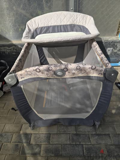 used in a very good condition graco pack and play Foldable baby bed
