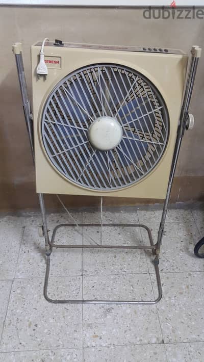 مروحه فريش استاند حاله ممتازه بسعر ممتاز ب900ج