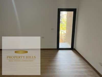 Resale apartment ready for immediate occupancy at a price lower than the company price 168 m 3 bedrooms custom finishing including air conditioning