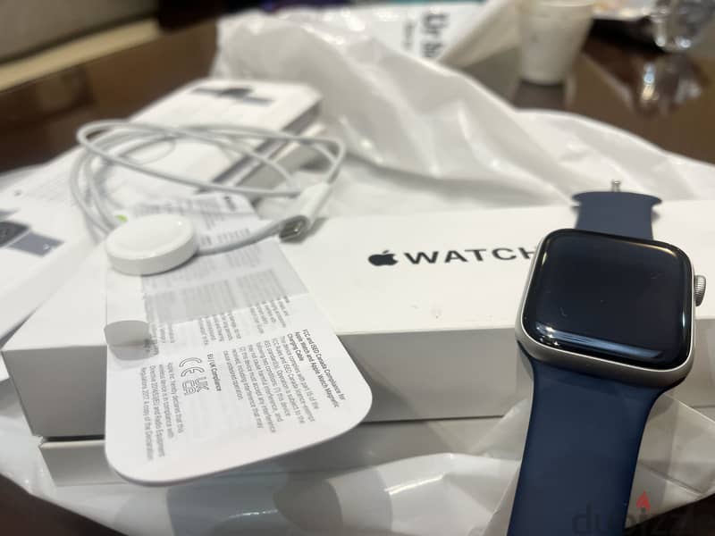 Apple Watch SE 44m(2nd generation) 2