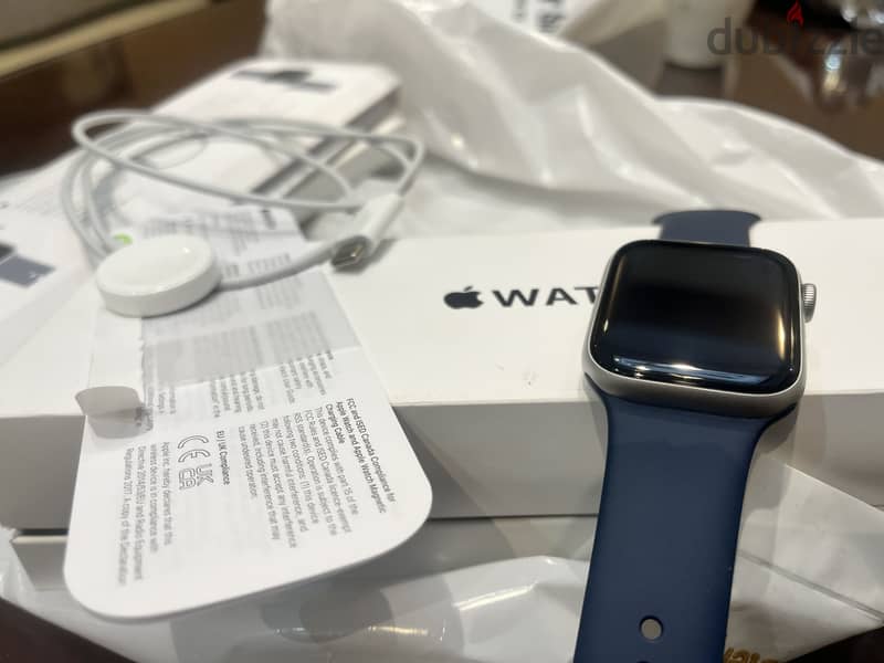 Apple Watch SE 44m(2nd generation) 4