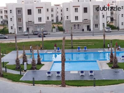 بنت هاوس كبير على الاكوا للايجار في امواج