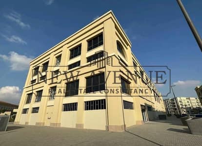 مكتب مميز مشطب بالكامل بالتكببفات للإيجار بميفيدا القاهره الجديده Mivida New Cairo