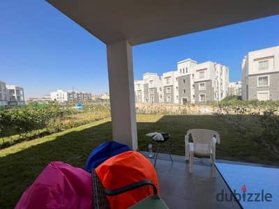 شاليه ارضي ثلاث غرف بجاردن على البول امواج