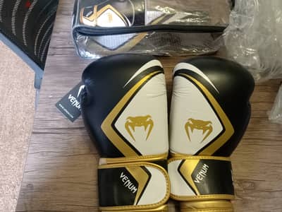 boxing gloves - قفازات بوكسينج