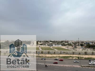 شقة للإيجار  350م  كومبوند انطونيادس سيتى سموحة ٤ غرف فيو مفتوح