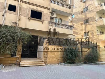 دوبلكس بحديقة خاصة  للبيع فى البنفسج القاهرة الجديدة Banfseg New Cairo فى موقع متميز فيو على لاندسكيب  تشطيب كامل جاهزة على الاستلام الفورى
