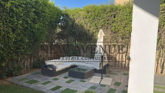 Exclusive Unique Ground Apartment 3-Sided Garden