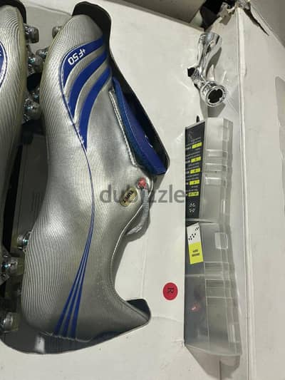 للبيع  Adidas+50.7 tuntاصلي للبيع جديد لم يستخدم  مقاس ٤٤