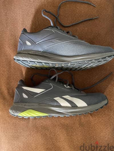 حذاء رياضي Reebok مقاس 43