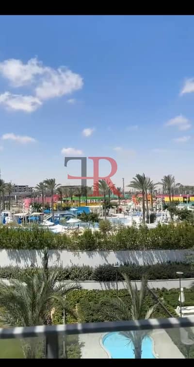 شاليه للإيجار في مراسي ليا  يطل على حمام السباحه و حديقه  بالساحل الشمالي سيدى عبد الرحمن