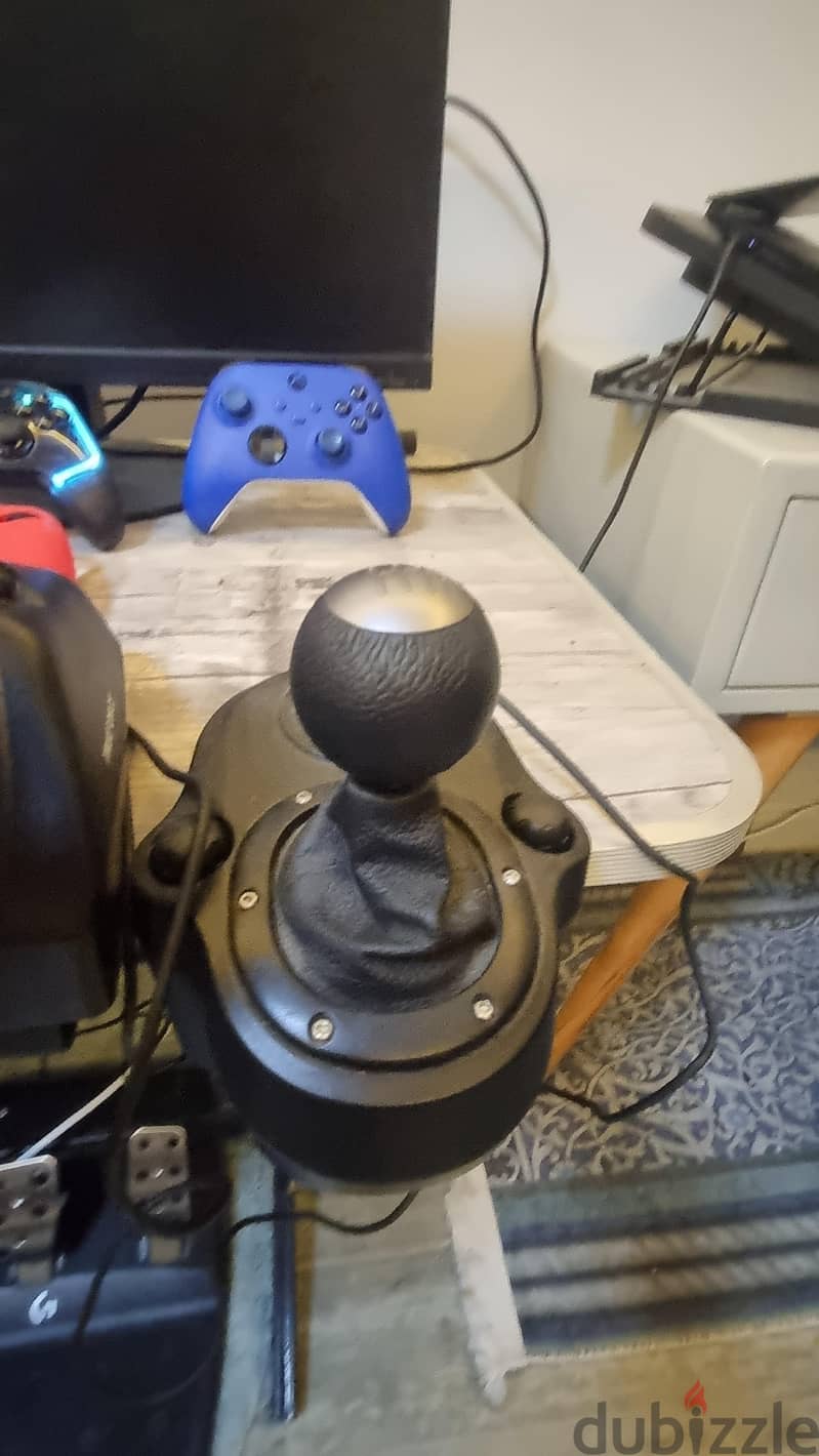 Logitech Xbox and PC stearing wheel 9