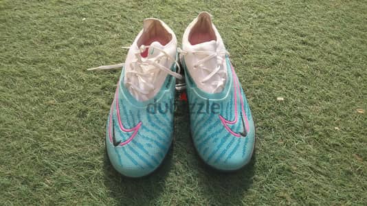 جزمه ترتان football shoes nike phantom حذاء كره قدم