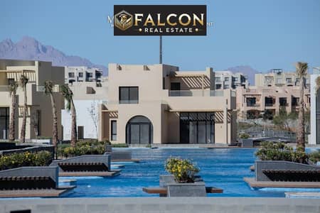 تاون فيلا بفيو صف اول بحر و تشطيب High end للبيع بجوار مطار الغردقة و الجونه بـ قريه مكادى هايتس العين السخنه Makadi Heights