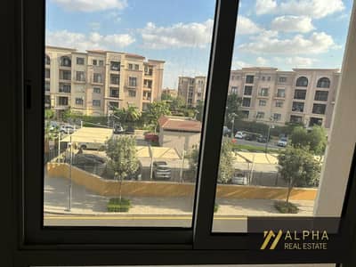 شقة للإيجار في بوليفارد ميفيدا | 238م | 4 غرف نوم + غرفة مربية | مساحة كبيرة ومميزة