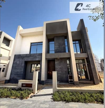 فيلا توين هاوس 315م بمقدم و اقساط برايم لوكيشن اوبن فيو علي لاند سكيب في كمبوند سعادة التجمع الاول القاهرة الجديدة بجوار سوان ليك