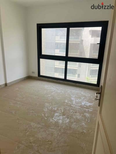 For sale: a great opportunity apartment in one of the most upscale and newest phases of Madinaty, B8 — an excellent location for both living and investment.  Area: 138 sqm Phase: B8 – Highest distinction, L10  Group: 89 Delivery within one year