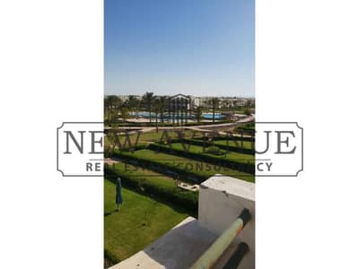 شاليه استلام فوري2 غرفة نوم  1 حمام  (بحري)  فيو علي حمام سباحة  على البحر  تشطيب كامل في بارادايس راس سدر