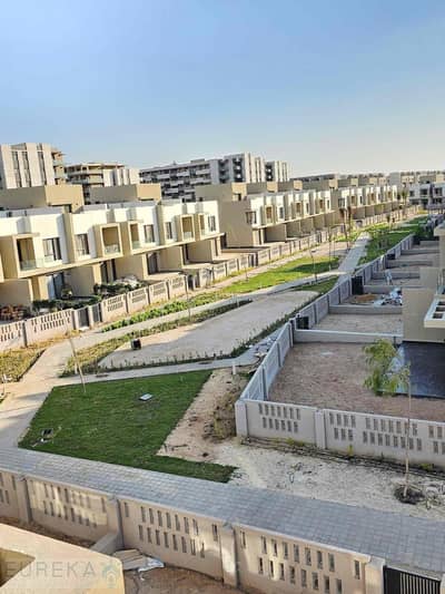 Townhouse for sale at aquila phase