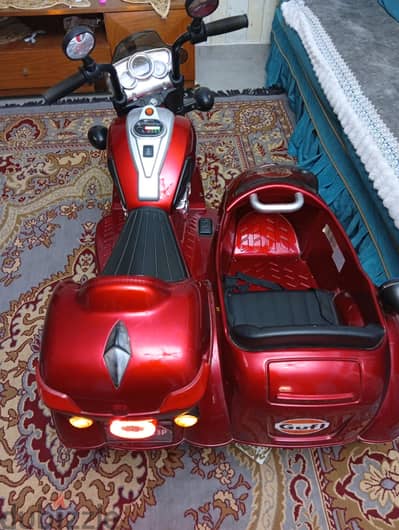 موتوسيكل كهرباء  لطفلين اعمار حتي ٨ سنين