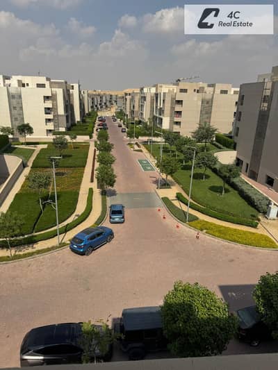 شقة الترا مودرن للبيع في كمبوند  فيفت سكوير مراسم Fifth square compound Al Marasem– فيو تاون هاوس وتشطيب كامل بالمطبخ والتكييفات