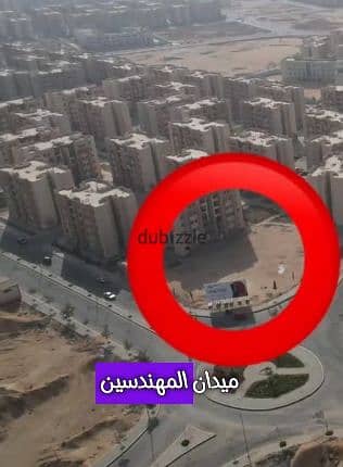 محل 21م  للبيع الدور الارضي في العبور على ميدان المهندسين وشارع السبعين بالتقسيط علي 6 سنين