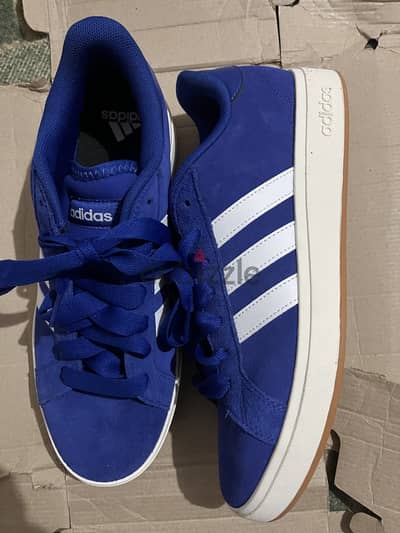 Adidas shoes men size 44.5 (new) اديداس