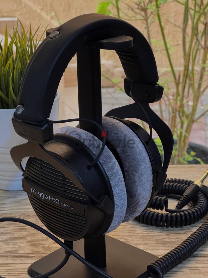 Beyerdynamic DT 990 Pro 250 ohm Studio Reference 1