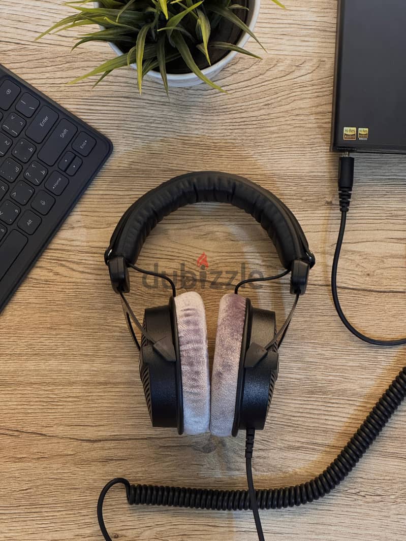 Beyerdynamic DT 990 Pro 250 ohm Studio Reference 3