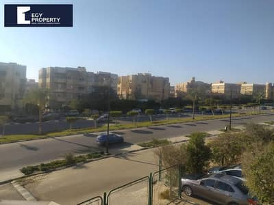 شقه  375 متر للبيع في سوديك بيفرلي هيلز متشطبه بالكامل باقل سعر