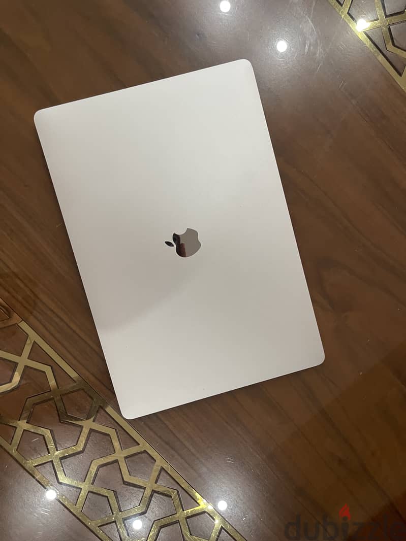 MacBook pro 2019 2