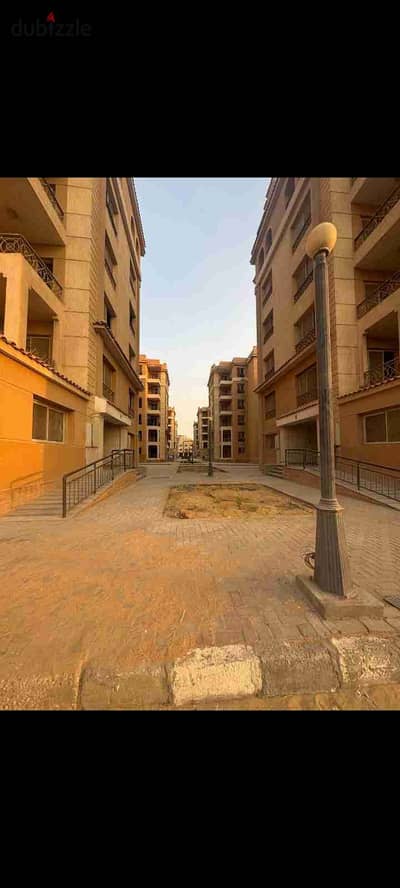 من التسعين بجوار الجامعة الامريكية وهايد بارك بكمبوند الرقابة الادارية