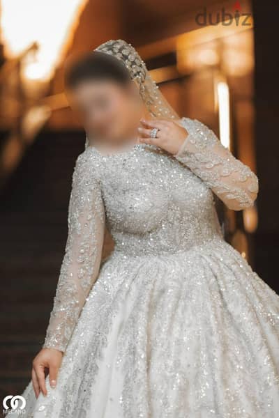 متاح ٢ فستان زفاف بسعر فستان واحد للبيع او الايجار