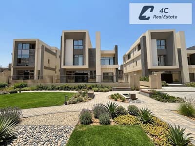 Lowest total price  townhouse villa 350m with Dp &  installments prime location open landscape view in Saada Compound First Settlement New Cairo
