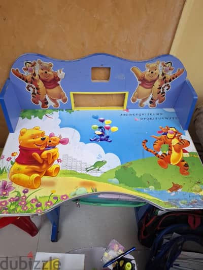 مكتب أولادي بحالة جيدة جدا