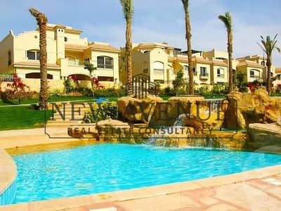 توين هاوس بحري جاهز للاستلام فى El patio 5  الشروق علي تبه موقع مميز  - الشروق