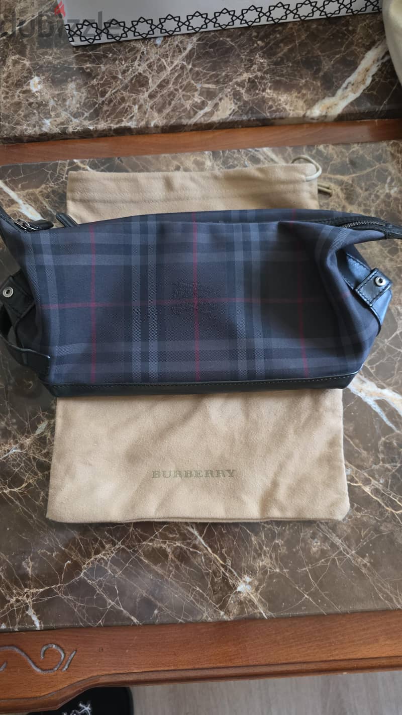 Burberry messenger bag 1