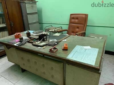 مكتب مدير إيديال نادر وتحفة
