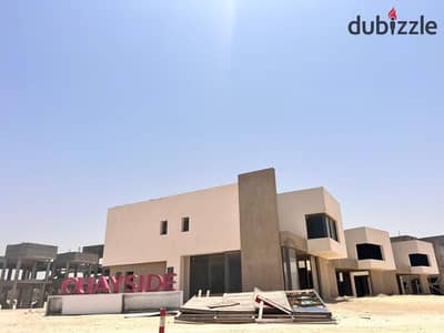 تاون هاوس للبيع متشطب بالكامل، بالتقسيط لمدة 10 سنوات  في الساحل الشمالي – رأس الحكمة، في جيفيرا بالقرب من قرية لافيستا الساحل الشمالي