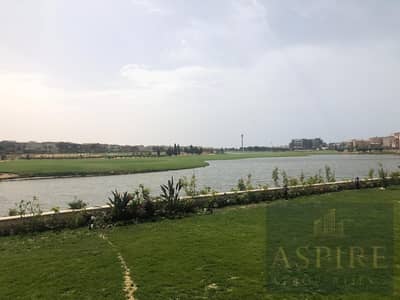 على البحيرة والجولف مباشره فيلا للايجار في مراسي