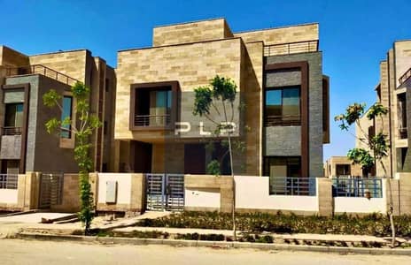 فيلا للبيع جاهزة علي الاستلام باقل من سعر السوق ريسيل في كمبوند تاج سيتي مدينة مصر بفيو مفتوح علي لاند سكيب+taj city compound