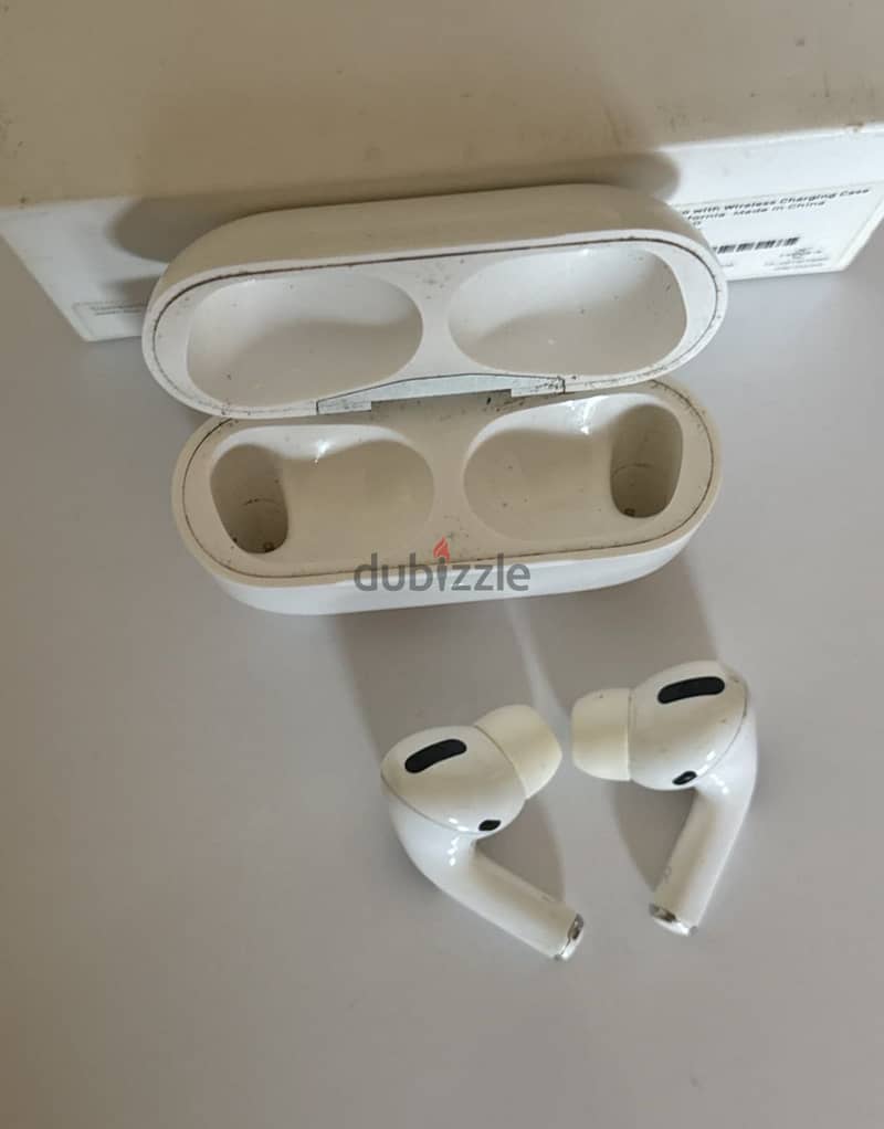 AirPods pro ( first generation ) 3