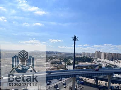 Super lux apartment for rent under the new law in Sky Line Compound, Al Oroba, ultra super lux - with an area of 156 m²: (3 rooms + large reception + 3 bathrooms) - middle floor - 2 elevators
